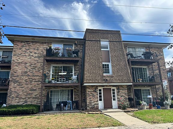 5th image of 9817 Nottingham Ave APT 303