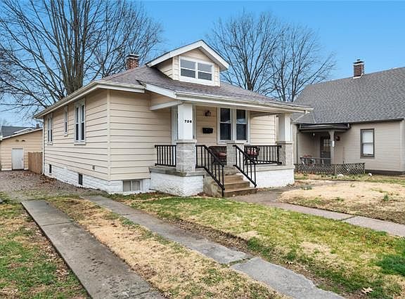 3rd image of 706 Lee Ave