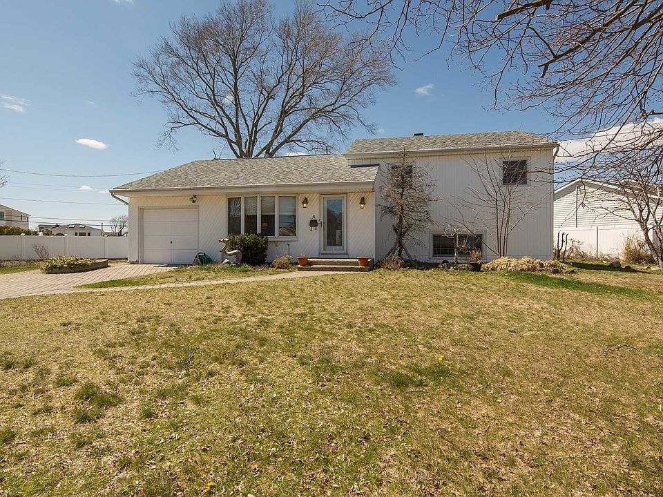 1st image of 4 Bayview Pl