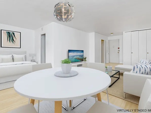 251 East 32nd Street image 2 of 15