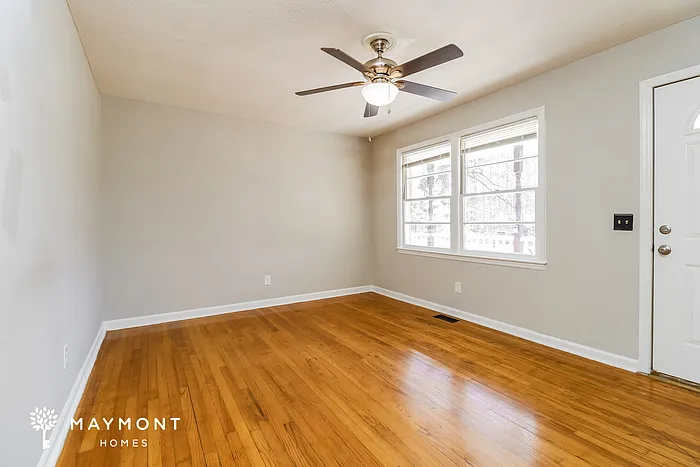 4248 Donavan Dr — Photo 3