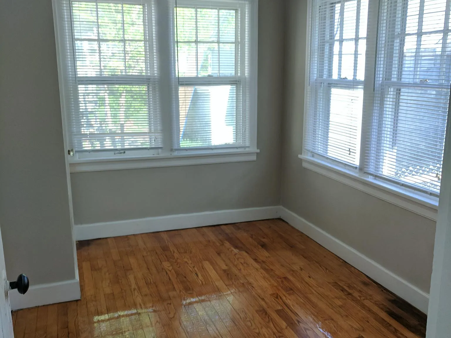 3 bed, 1200 sqft, $1,200 — Photo 4