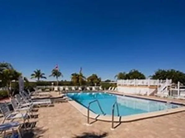 60 Channel Ln, Fort Myers, FL 33905