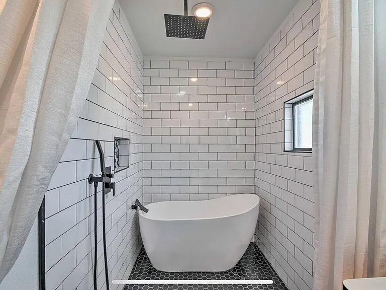 3402 Avenue Q 1/2 — Photo 6