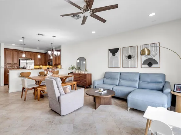7781 Paddock Pl #7781, Davie, FL 33328
