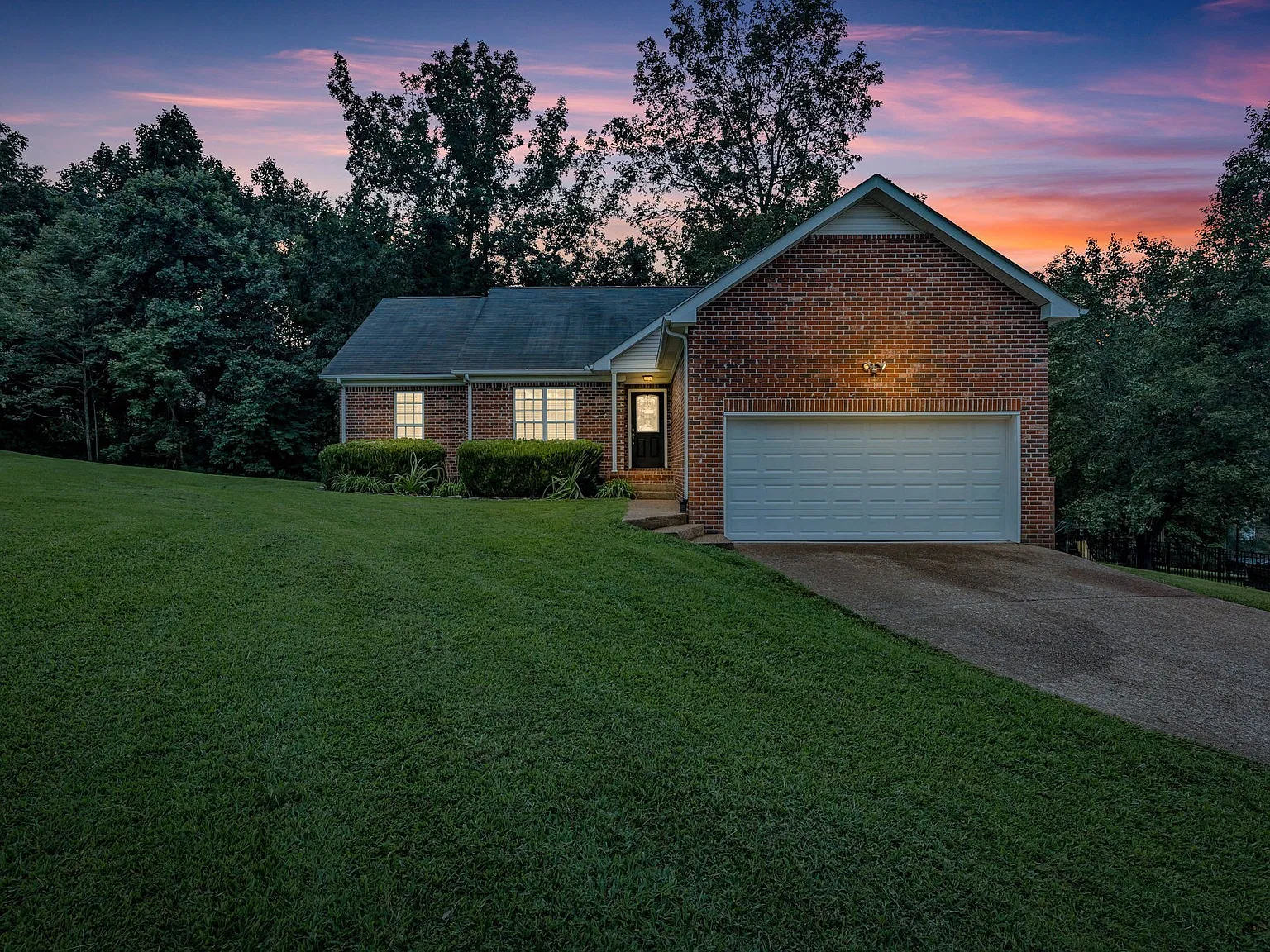 3 bed, 1417 sqft, $2,350 — Photo 4