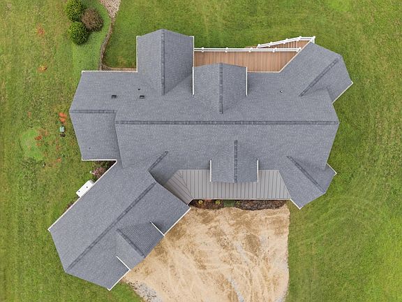 3rd image of 379 Greenhouse Rd