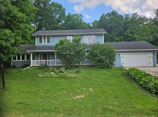 100 Prince Ct SE, Poplar Grove, IL 61065