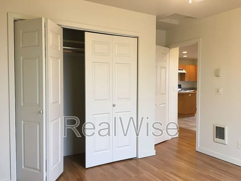 219 NW 6th St #3 — Photo 6