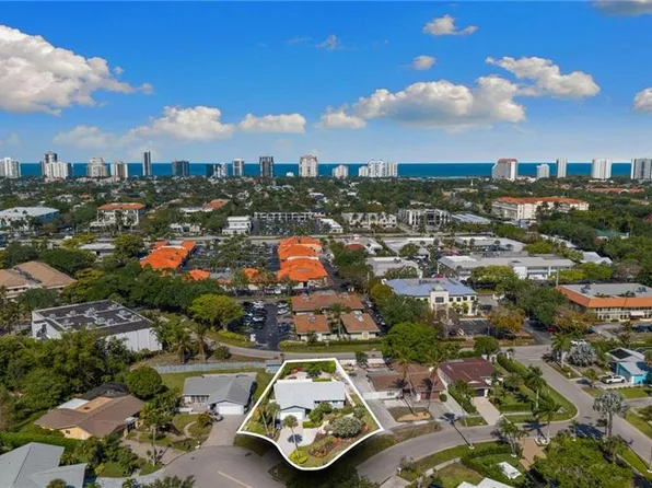 1036 Lake Shore CT, NAPLES, FL 34103