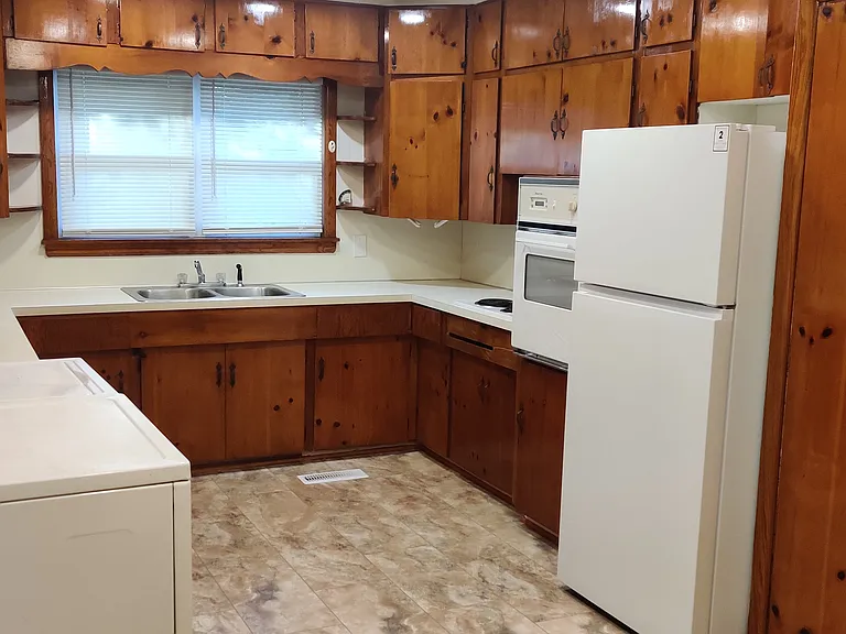 1350 N Kings Dr — Photo 16
