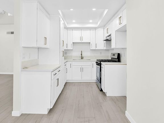 3rd image of 7750 Laurel Canyon Blvd #9