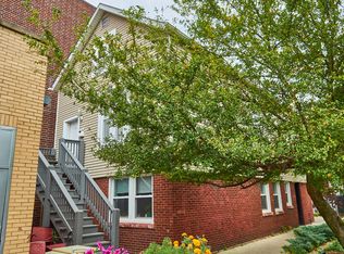 2032 W Roscoe St #2, Chicago, IL 60618