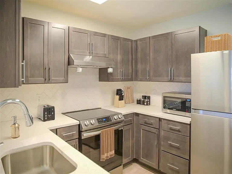 601 E Randolph Rd — Photo 27