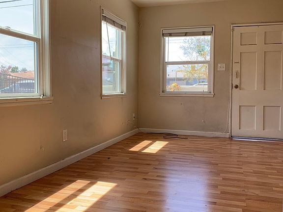 4th image of 1340 E 18th St