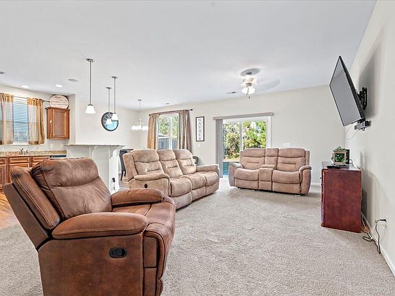 3rd image of 272 Claudia Drive