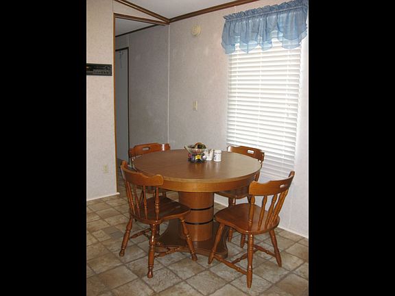 5th image of 2721 Primrose Ct