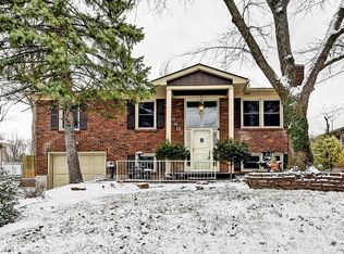 6609 Manslick Rd, Louisville, KY 40214