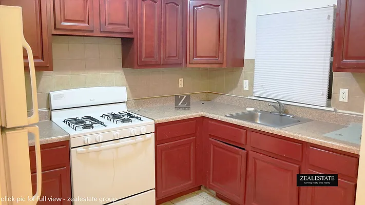 Rented by ZealEstate Group Inc | media 4