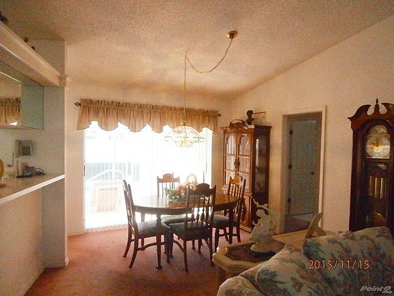 Dining Room -Sliders to Pool