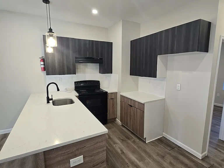 383 Avon Ave #R2 — Photo 1