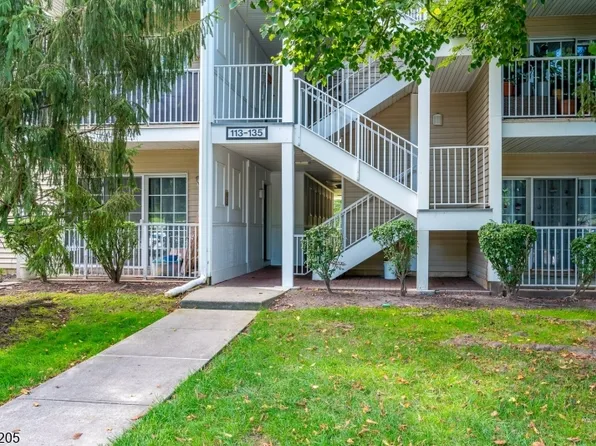 133 Rachel Ct, Franklin Twp., NJ 08823