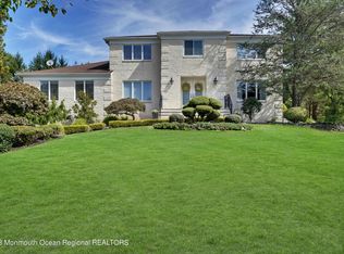 12 Darby Ct, Manalapan, NJ 07726