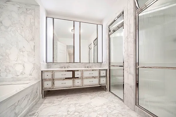 Sold by NYLON Real Estate | media 25