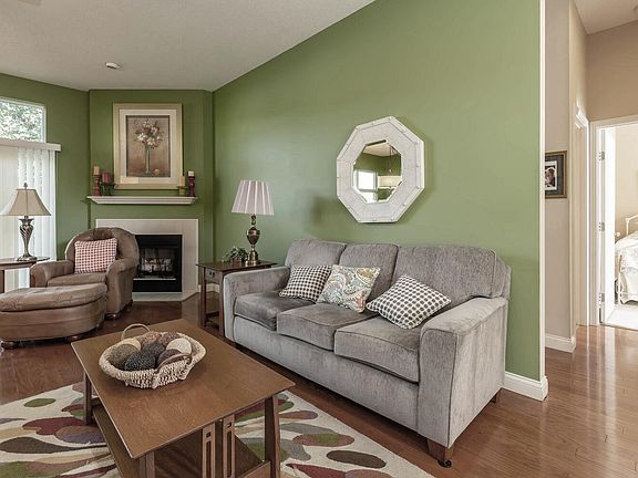 4th image of 607 E Moss Creek Ct