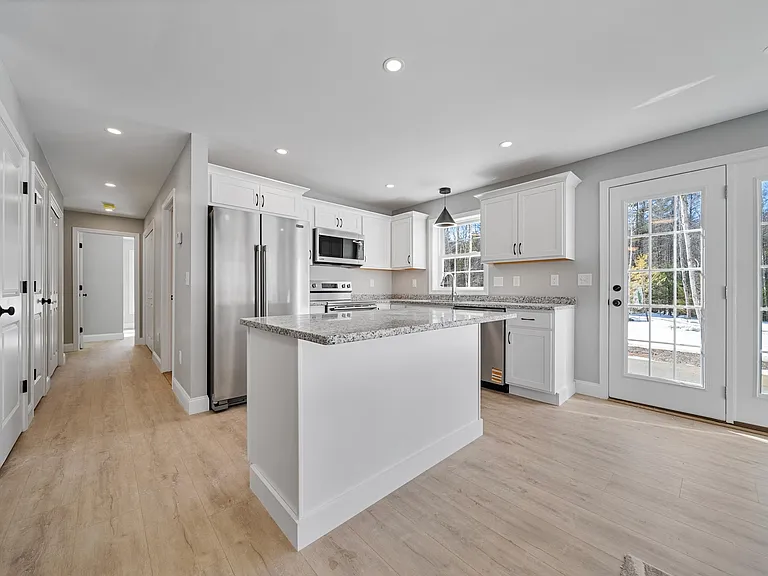 136 S Main St #B — Photo 1