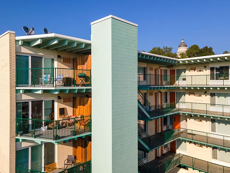 Valli Hi Apartments — Photo 36