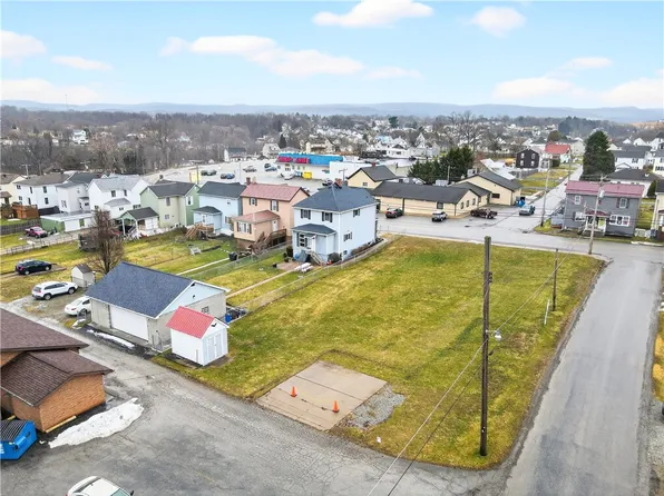 161 N Diamond St, Mount Pleasant, PA 15666