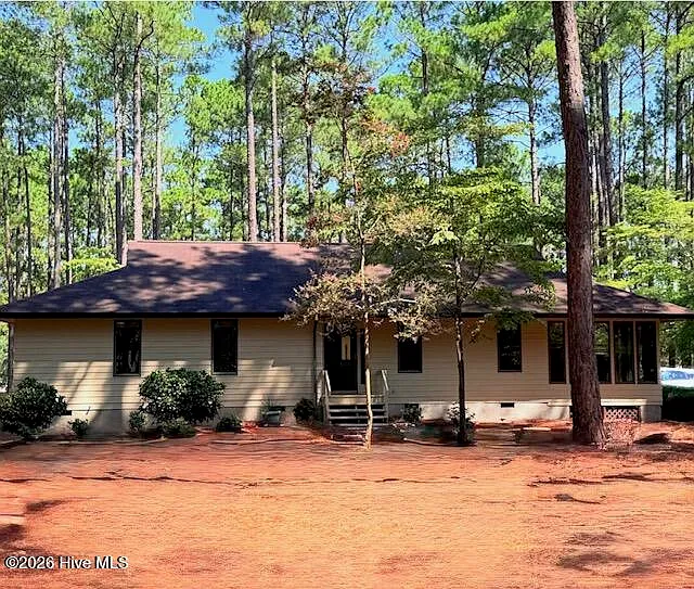 3 bed, 2.5 bath, 1700 sqft, $2,400 — Photo 1