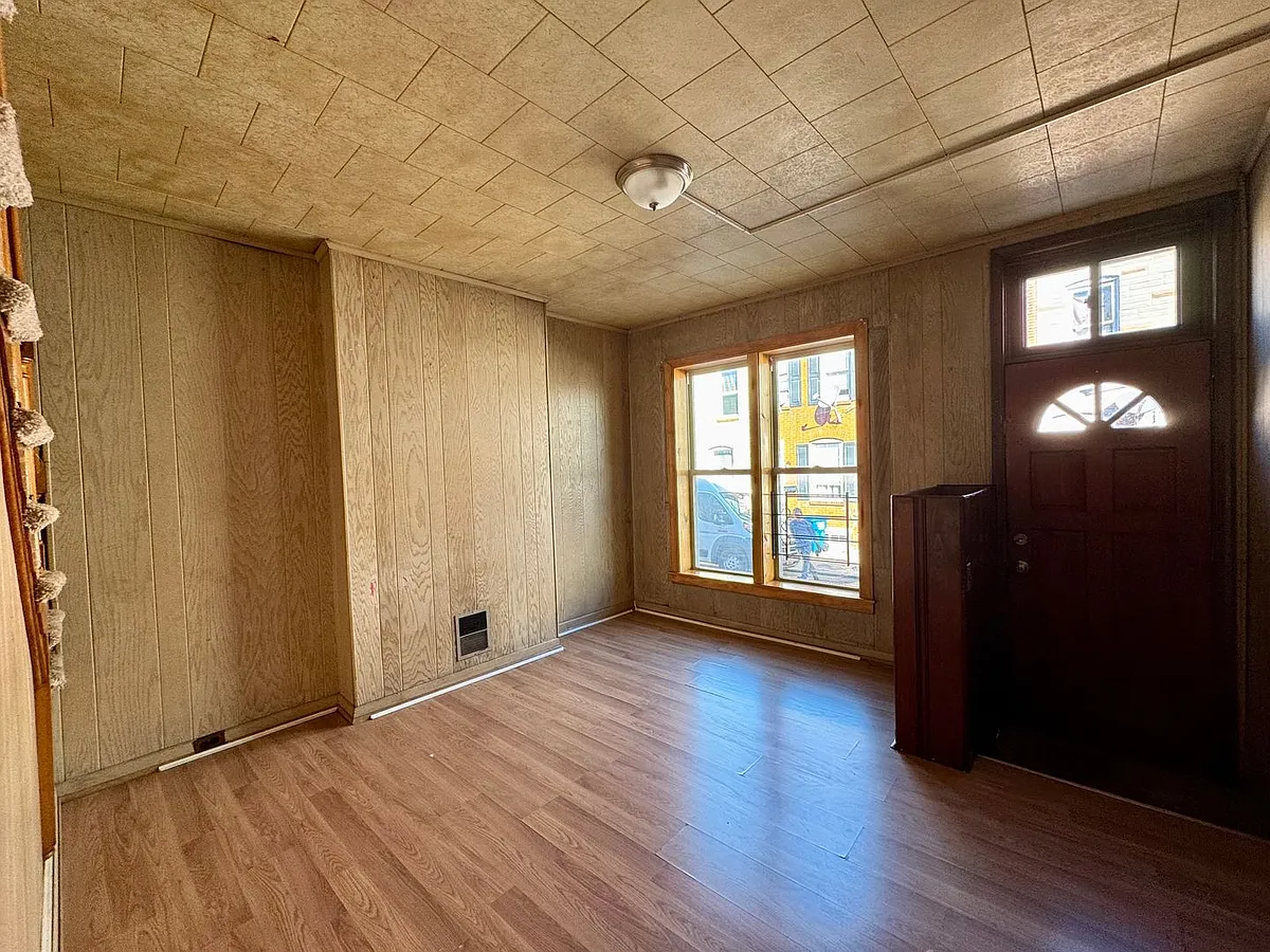 Building Photo - 3413 Leverton Ave