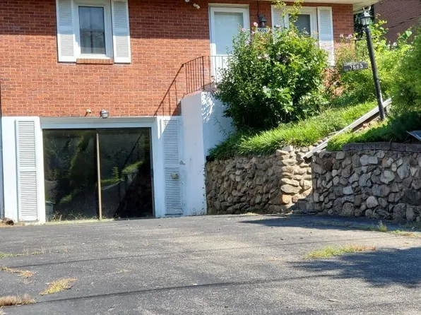 3645 Bunker Hill Dr, Roanoke, VA 24018