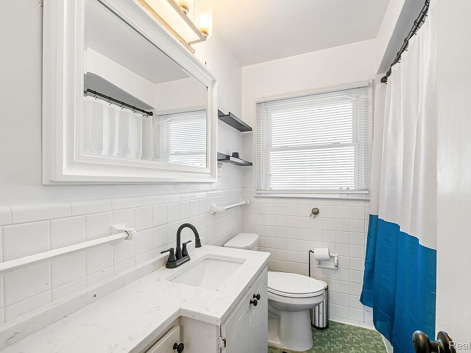 13135 W Eleven Mile Rd, photo 12