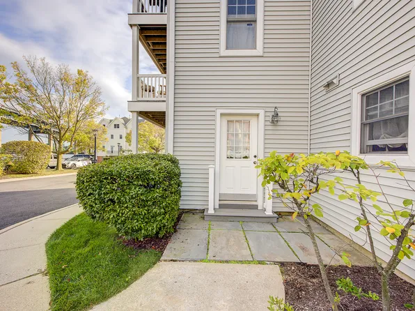 168-03 Powells Cove Boulevard image 6 of 48