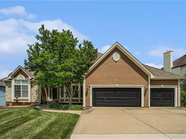 5713 NE Sapphire Ct, Lees Summit, MO 64064