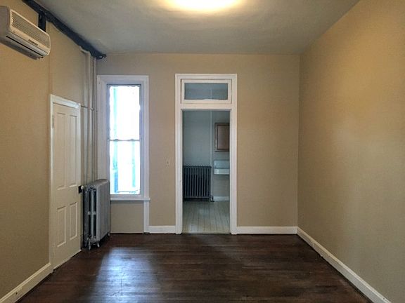 3rd image of 220 Summit Ave APT 1F