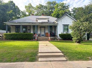 123 E 12th St, Mount Pleasant, TX 75455