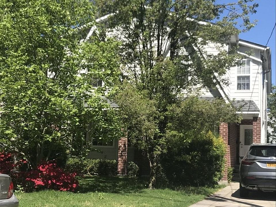 1st image of 17 Mohegan Ave #A