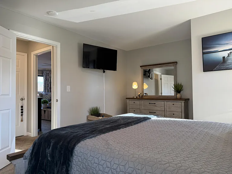 Lake Haven Dr — Photo 3