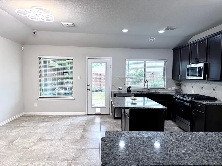 3728 Holly Brook Dr — Photo 15