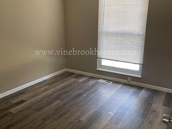 3rd image of 8428 Jacklin Ave