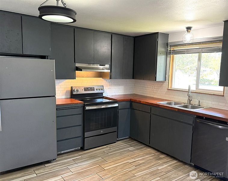 3rd image of 913 G Street