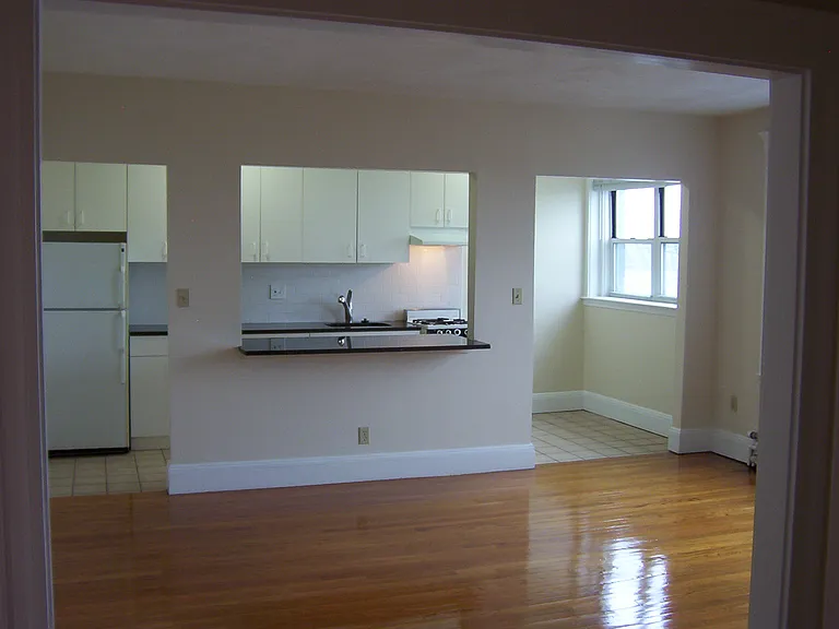 Adams St — Photo 3