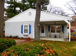 111 Lakeside Dr, Danville, IL