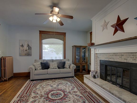 4th image of 1601 State St