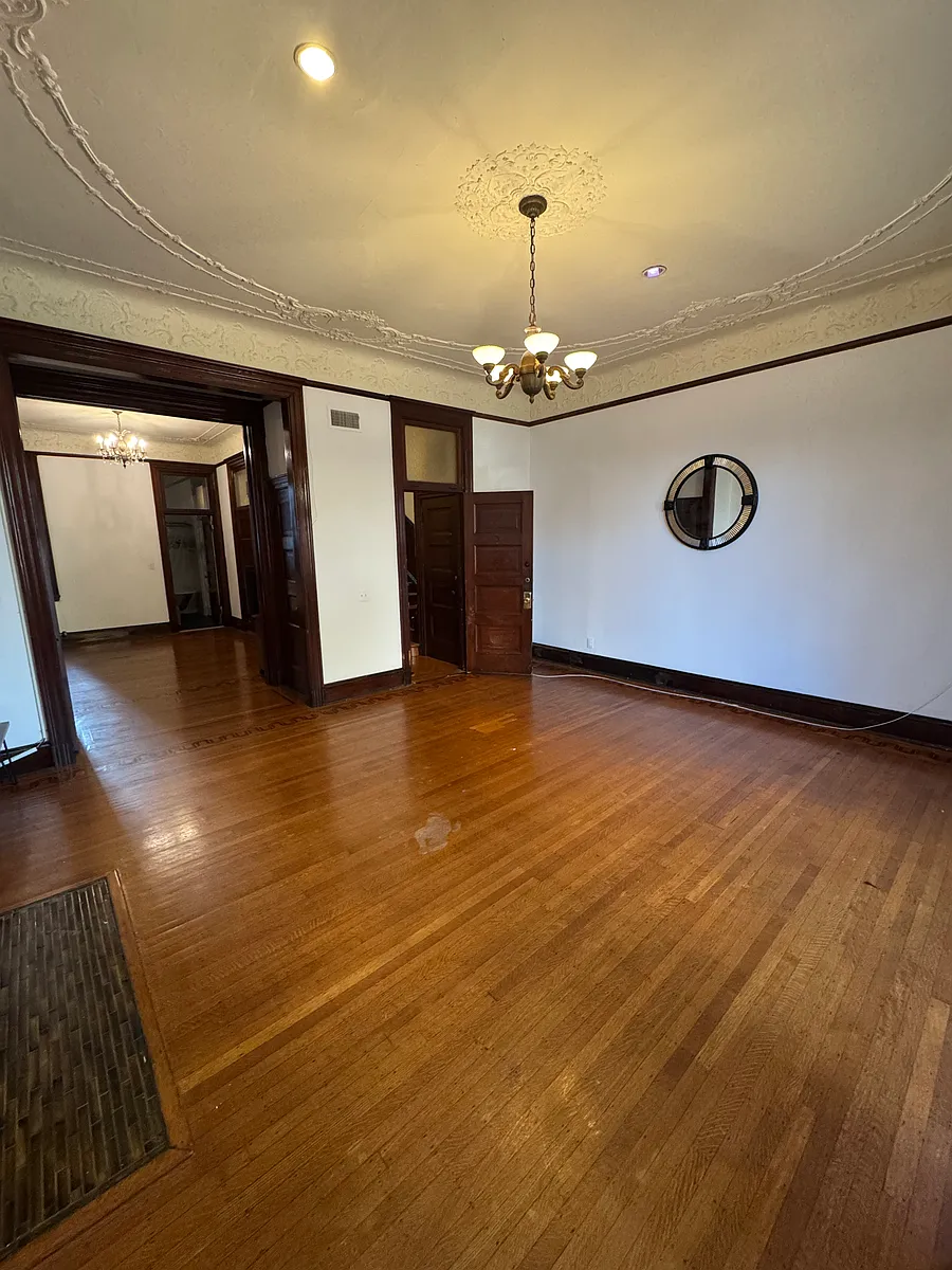 Building Photo - 1706 Eutaw Pl #2F