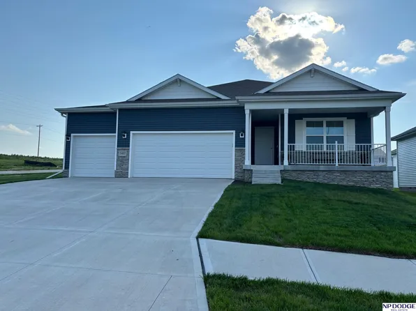 5402 187th St, Elkhorn, NE 68022
